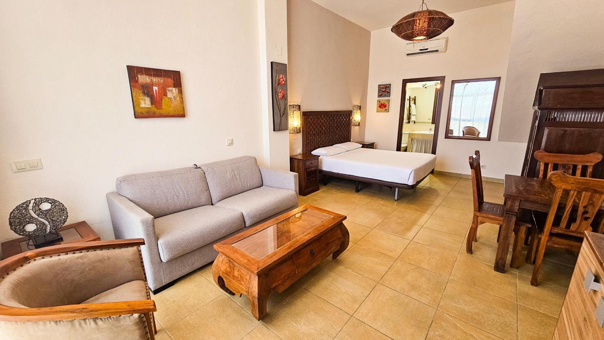 Zahara Sol Villas Y Apartamentos By Qhotels Захара де лос Атунес Екстериор снимка