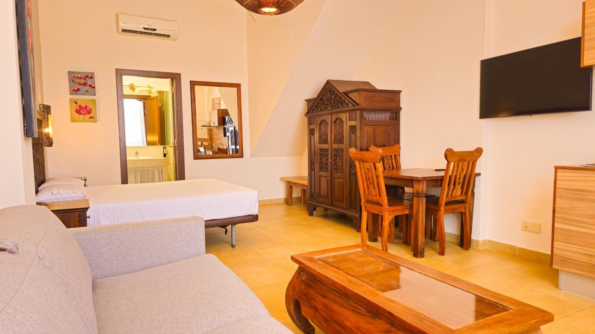 Zahara Sol Villas Y Apartamentos By Qhotels Захара де лос Атунес Екстериор снимка