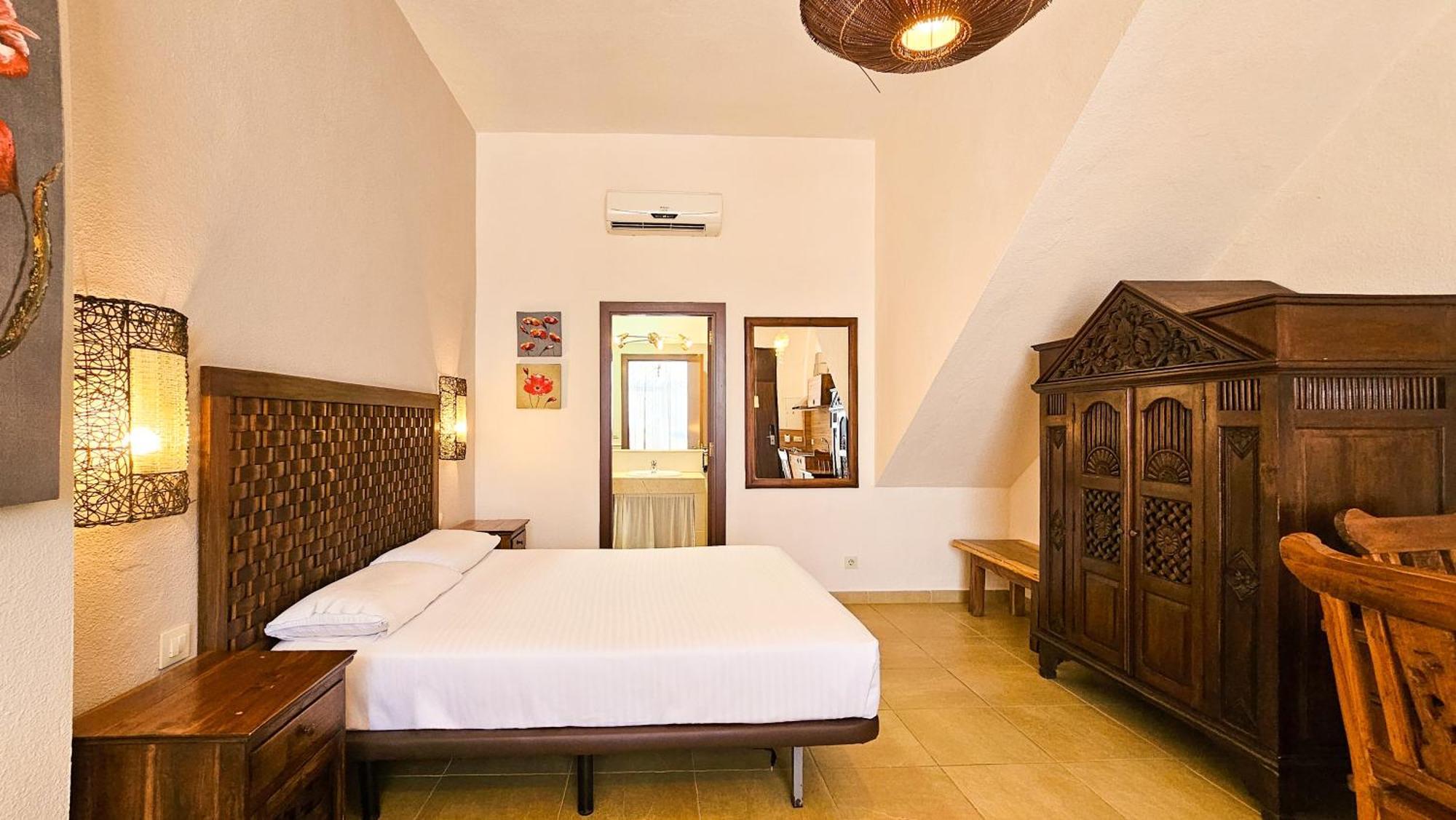 Zahara Sol Villas Y Apartamentos By Qhotels Захара де лос Атунес Екстериор снимка